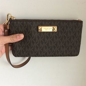 New Michael Kors Logo Print Wristlet